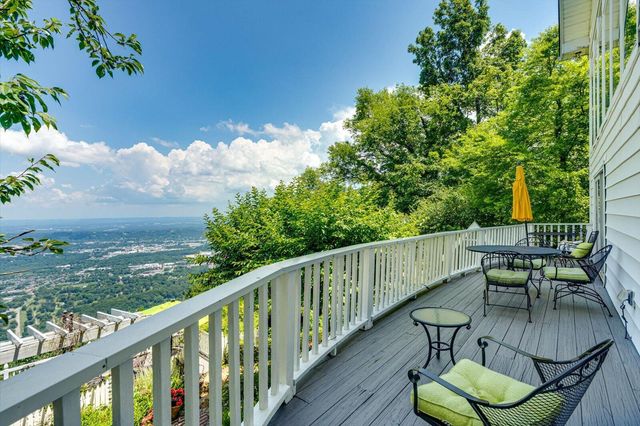 1001 E Brow Road, Lookout Mountain, TN 37350
