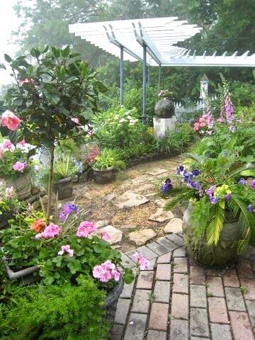 1001 E Brow Road, Lookout Mountain, TN 37350