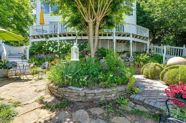 1001 E Brow Road, Lookout Mountain, TN 37350