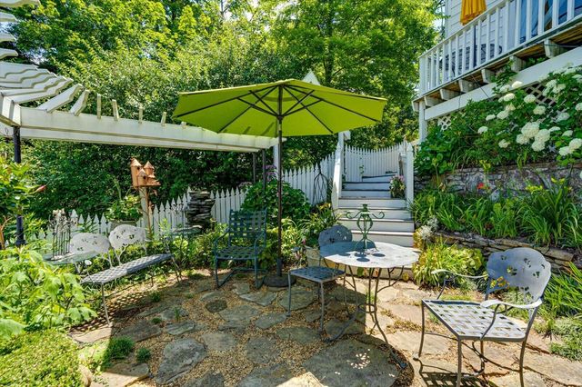 1001 E Brow Road, Lookout Mountain, TN 37350