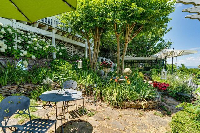 1001 E Brow Road, Lookout Mountain, TN 37350