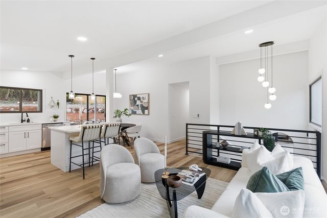 11255 Roseberg Avenue S, Seattle, WA 98168