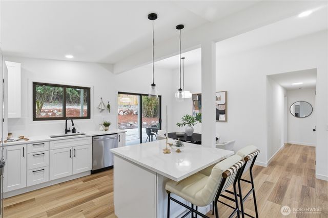 11255 Roseberg Avenue S, Seattle, WA 98168