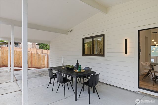 11255 Roseberg Avenue S, Seattle, WA 98168