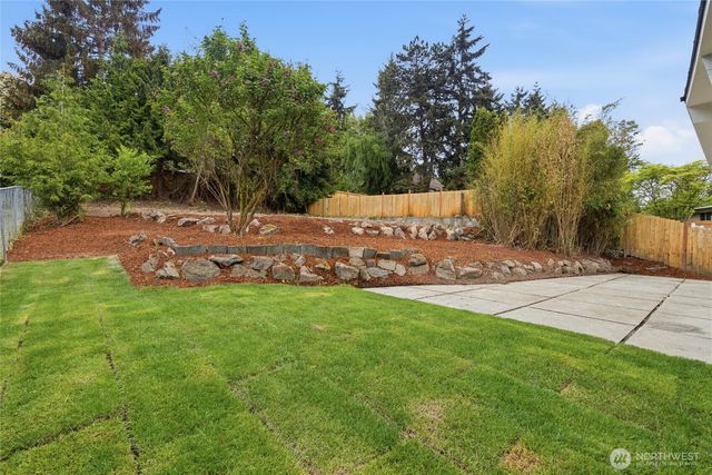 11255 Roseberg Avenue S, Seattle, WA 98168