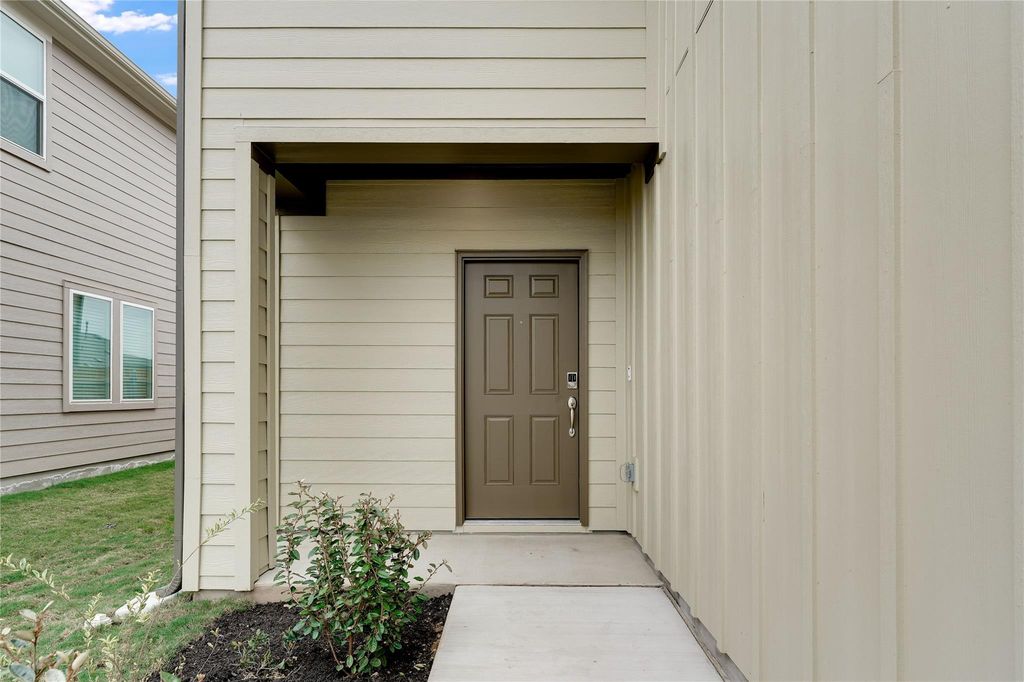 14221 Matterod DR, Del Valle, TX 78617