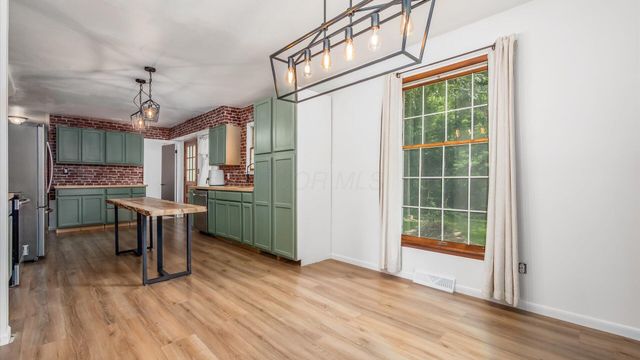 151 Pine Village Drive, Granville, OH 43023