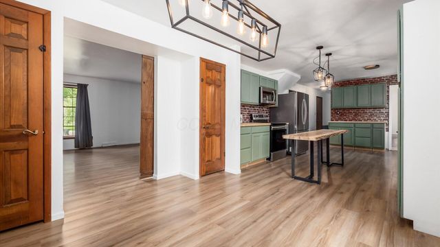 151 Pine Village Drive, Granville, OH 43023