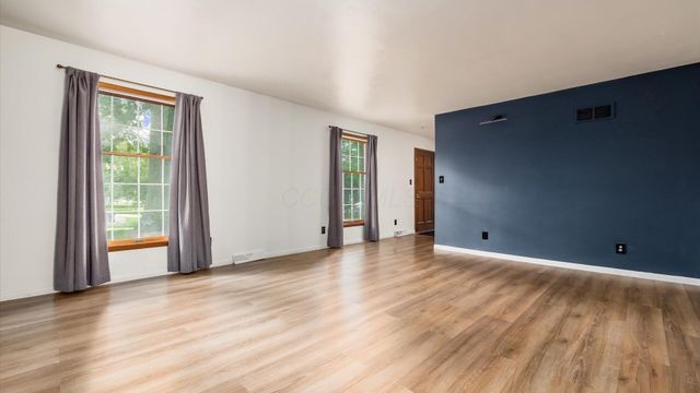 151 Pine Village Drive, Granville, OH 43023