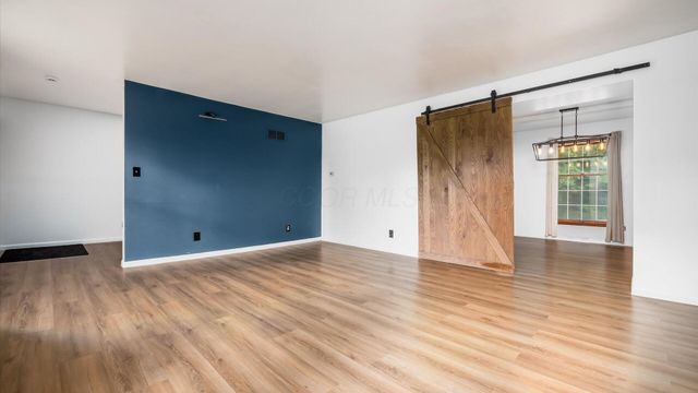 151 Pine Village Drive, Granville, OH 43023