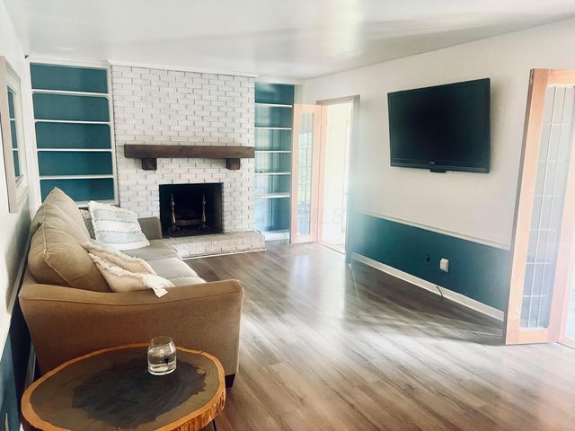 151 Pine Village Drive, Granville, OH 43023