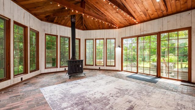 151 Pine Village Drive, Granville, OH 43023