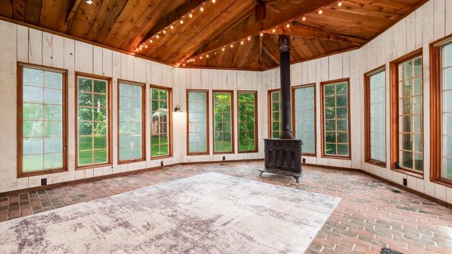 151 Pine Village Drive, Granville, OH 43023