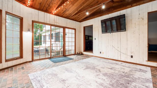 151 Pine Village Drive, Granville, OH 43023