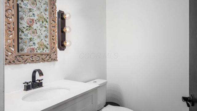 151 Pine Village Drive, Granville, OH 43023