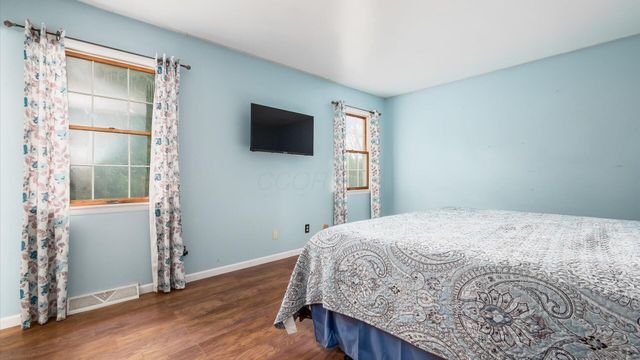 151 Pine Village Drive, Granville, OH 43023