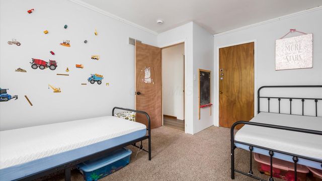 151 Pine Village Drive, Granville, OH 43023