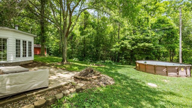 151 Pine Village Drive, Granville, OH 43023