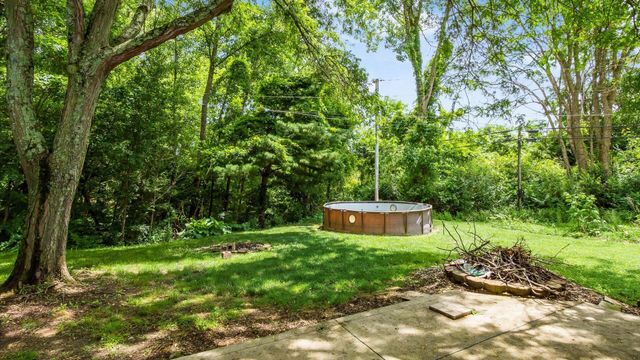 151 Pine Village Drive, Granville, OH 43023