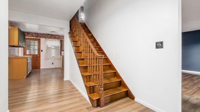 151 Pine Village Drive, Granville, OH 43023