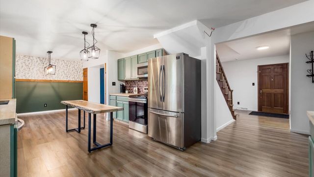 151 Pine Village Drive, Granville, OH 43023