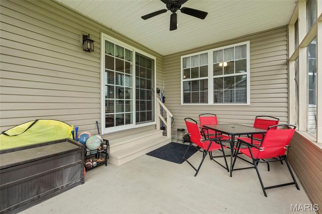 510 Creekside Drive, Troy, IL 62294