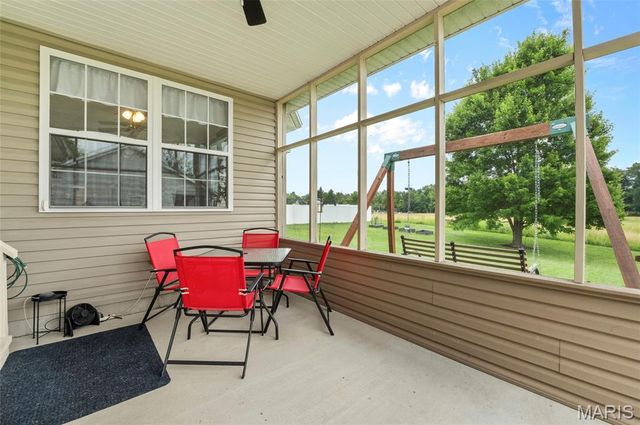 510 Creekside Drive, Troy, IL 62294