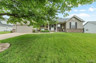 510 Creekside Drive, Troy, IL 62294