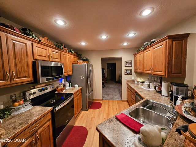 206 Prairie Lane, Monett, MO 65708