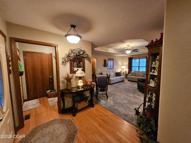 206 Prairie Lane, Monett, MO 65708