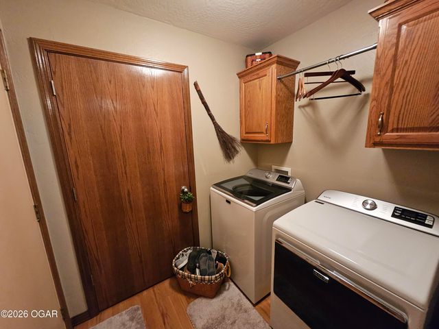 206 Prairie Lane, Monett, MO 65708