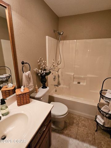 206 Prairie Lane, Monett, MO 65708