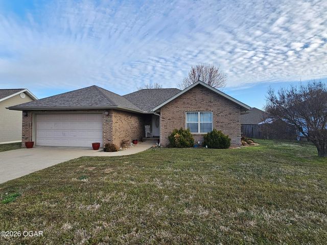 206 Prairie Lane, Monett, MO 65708