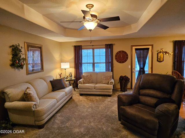 206 Prairie Lane, Monett, MO 65708