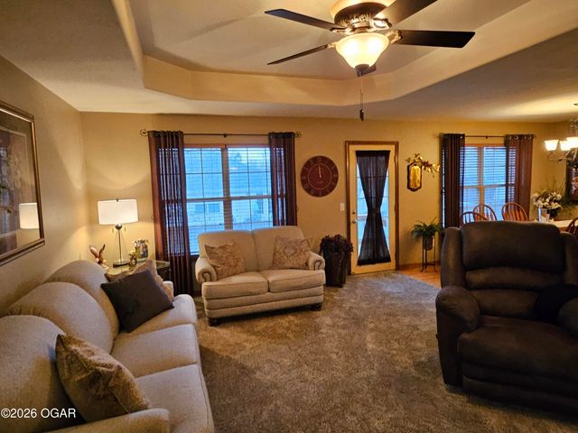 206 Prairie Lane, Monett, MO 65708