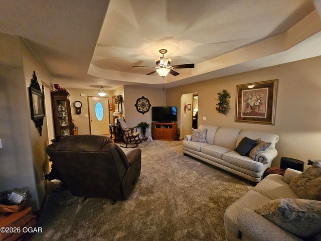 206 Prairie Lane, Monett, MO 65708