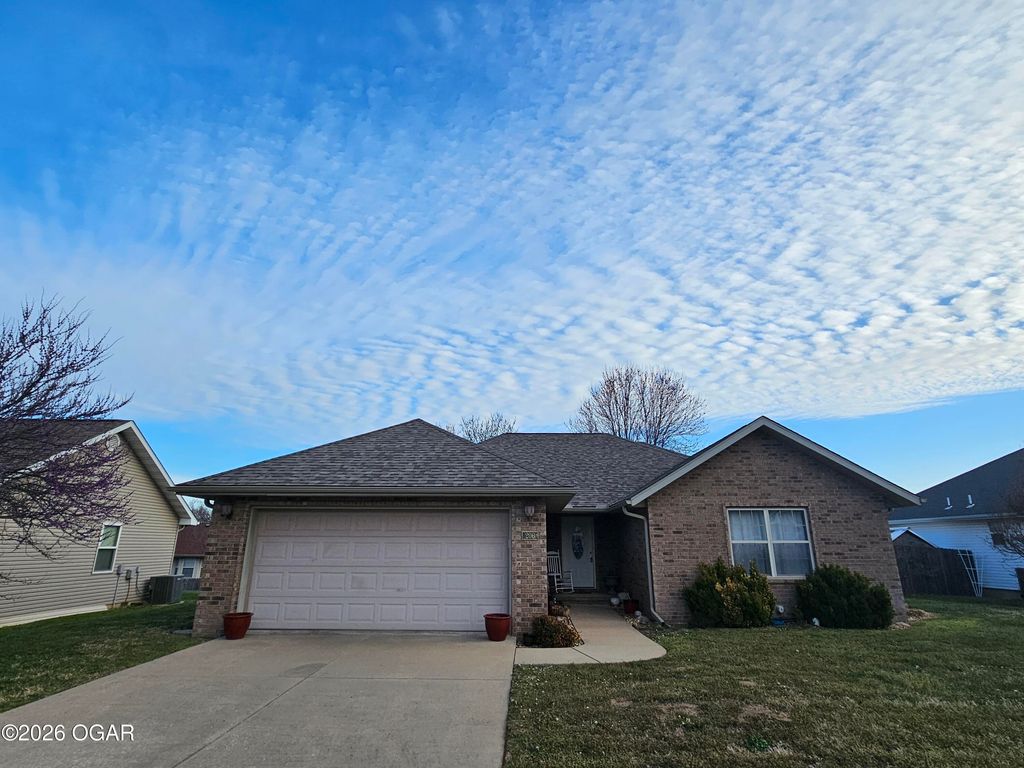 206 Prairie Lane, Monett, MO 65708