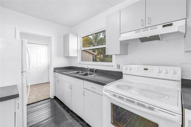 1012 GRANVILLE COURT N, St Petersburg, FL 33701