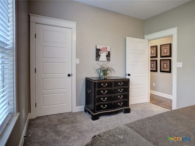 205 S Avenue D, Shiner, TX 77984