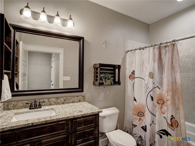 205 S Avenue D, Shiner, TX 77984