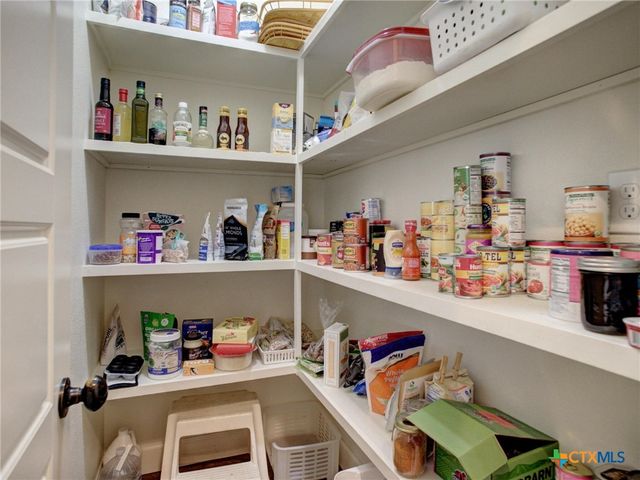 205 S Avenue D, Shiner, TX 77984