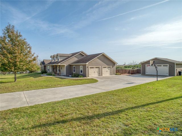 205 S Avenue D, Shiner, TX 77984