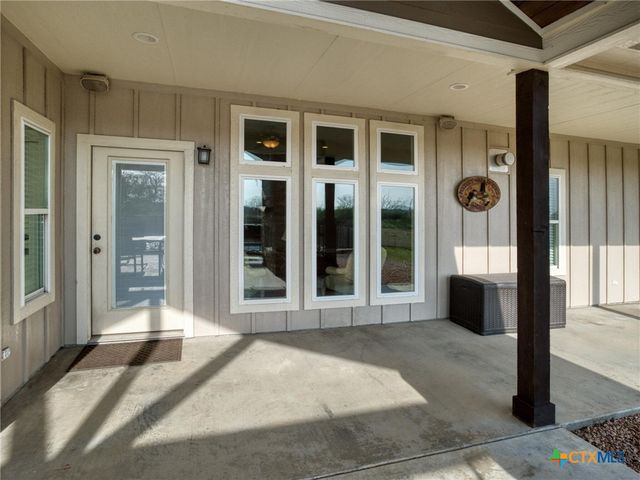 205 S Avenue D, Shiner, TX 77984