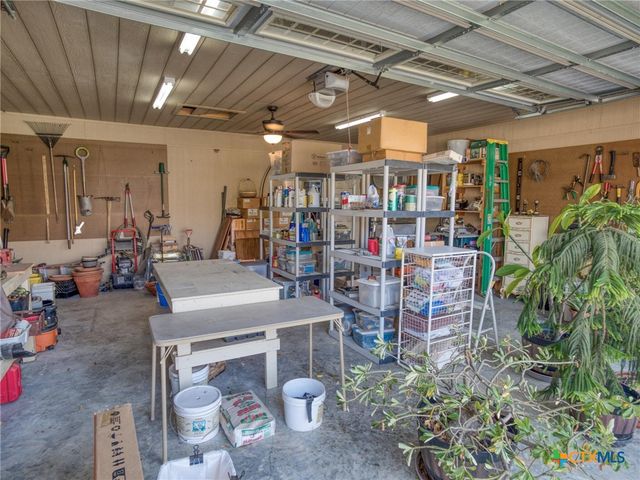 205 S Avenue D, Shiner, TX 77984