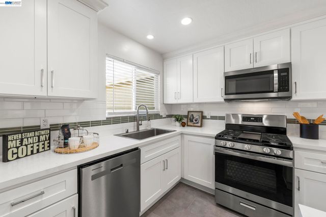 166 San Joaquin Court, Bay Point, CA 94565