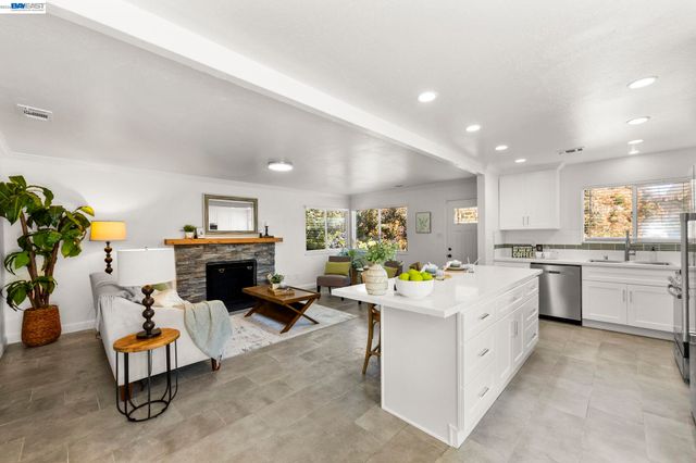 166 San Joaquin Court, Bay Point, CA 94565