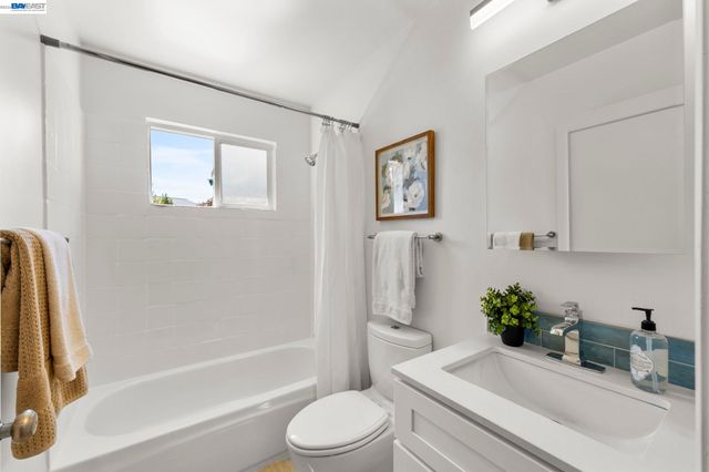 166 San Joaquin Court, Bay Point, CA 94565