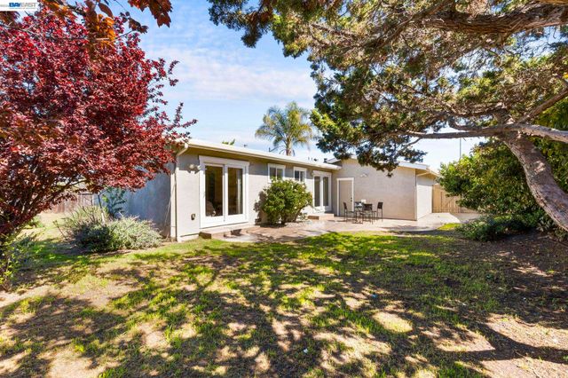 166 San Joaquin Court, Bay Point, CA 94565