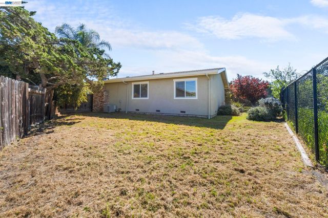 166 San Joaquin Court, Bay Point, CA 94565