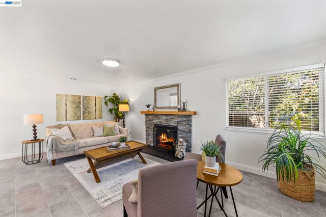 166 San Joaquin Court, Bay Point, CA 94565